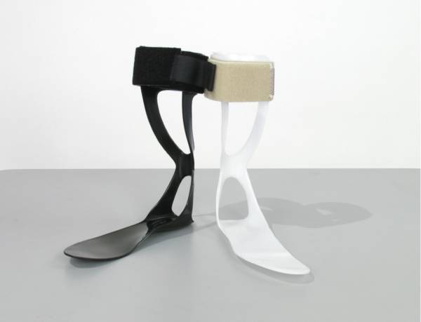 Attelle releveur de pied droit